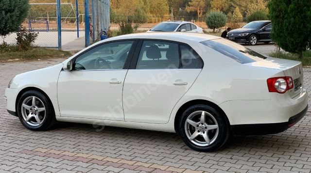 VOLKSWAGEN JETTA- 5- 06/10; ARAÇ BİLGİLERİ VE RESİMLERİ