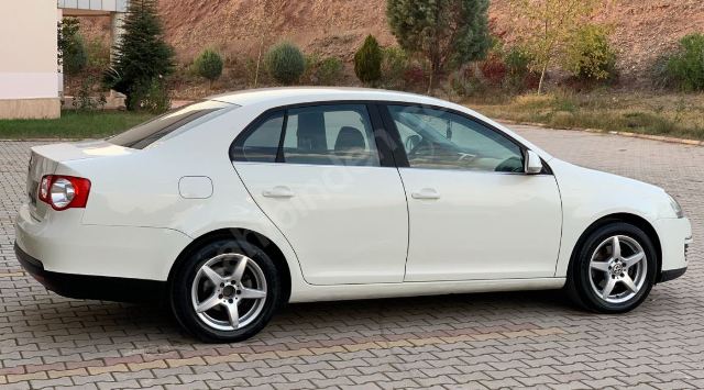 VOLKSWAGEN JETTA- 5- 06/10; ARAÇ BİLGİLERİ VE RESİMLERİ