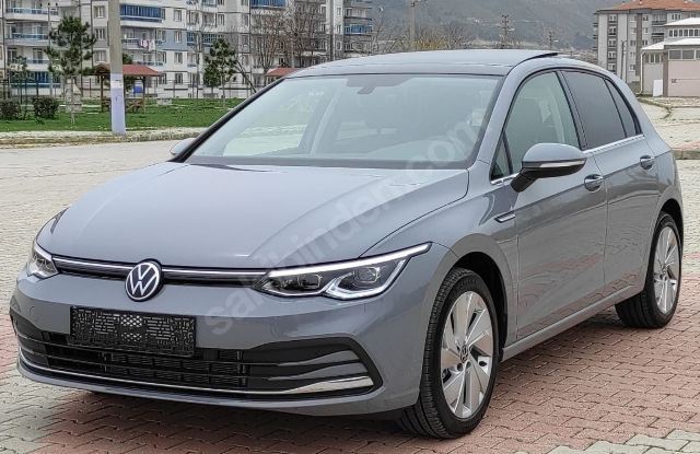 VOLKSWAGEN GOLF- 8- 21/24; ARAÇ BİLGİLERİ VE RESİMLERİ