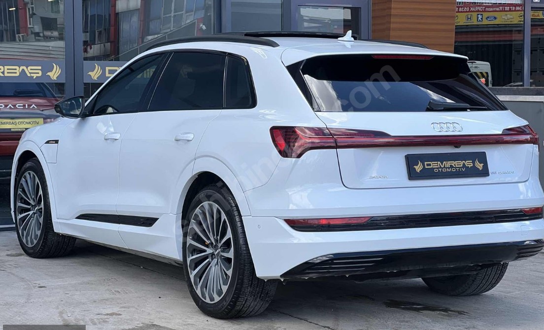 AUDI E TRON 7- 19/23; ARAÇ BİLGİLERİ VE RESİMLERİ
