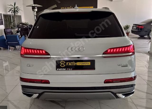 AUDI Q7- 20/23; ARAÇ BİLGİLERİ VE RESİMLERİ