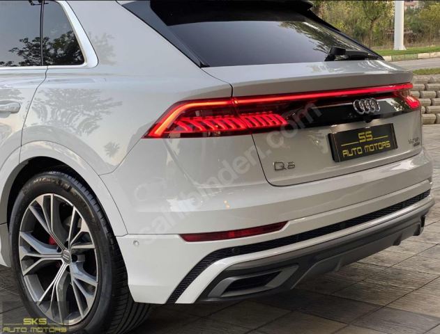 AUDI Q8- 18/23; ARAÇ BİLGİLERİ VE RESİMLERİ