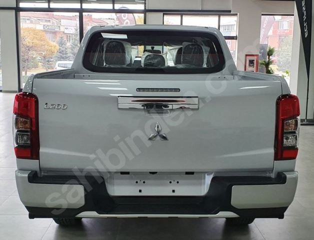 MITSUBISHI L200- PICK UP- 19/22; ARAÇ BİLGİLERİ VE RESİMLERİ