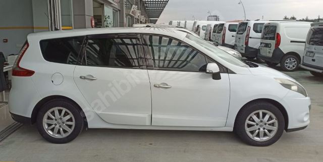 RENAULT GRAND SCENIC- 3- 10/13; ARAÇ BİLGİLERİ VE RESİMLERİ