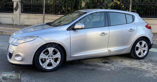 RENAULT MEGANE- 3- HB- 10/13; ARAÇ BİLGİLERİ VE RESİMLERİ