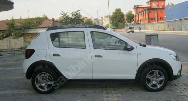 DACIA SANDERO- 13/20; ARAÇ BİLGİLERİ VE RESİMLERİ