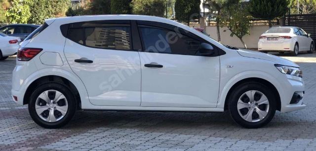 DACIA SANDERO- 21/24; ARAÇ BİLGİLERİ VE RESİMLERİ