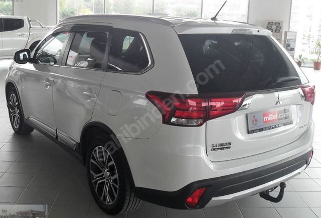 MITSUBISHI OUTLANDER- 13/16; ARAÇ BİLGİLERİ VE RESİMLERİ