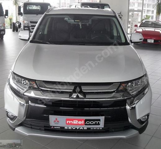 MITSUBISHI OUTLANDER- 13/16; ARAÇ BİLGİLERİ VE RESİMLERİ