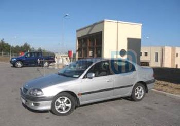 TOYOTA AVENSIS- 98/00; ARAÇ BİLGİLERİ VE RESİMLERİ