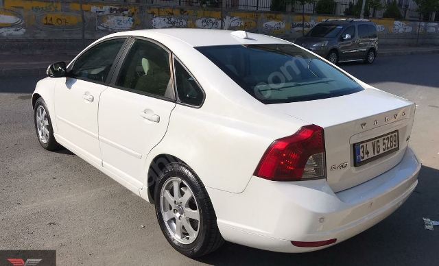 VOLVO S40- 08/12; ARAÇ BİLGİLERİ VE RESİMLERİ