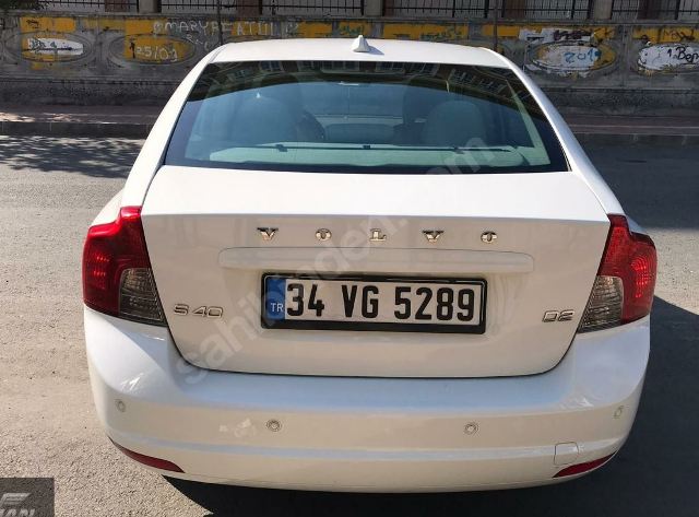 VOLVO S40- 08/12; ARAÇ BİLGİLERİ VE RESİMLERİ