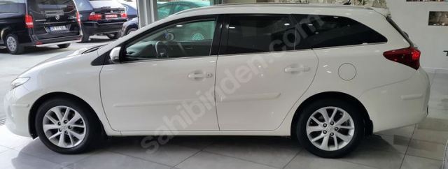 TOYOTA AURIS- 13/15; ARAÇ BİLGİLERİ VE RESİMLERİ