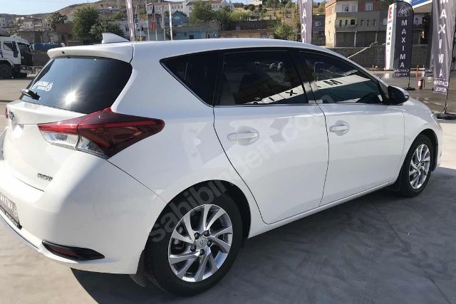 TOYOTA AURIS- 16/18; ARAÇ BİLGİLERİ VE RESİMLERİ