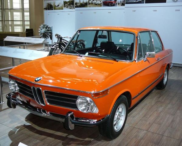 BMW 2 SERI- 1600- 66/75; ARAÇ BİLGİLERİ VE RESİMLERİ