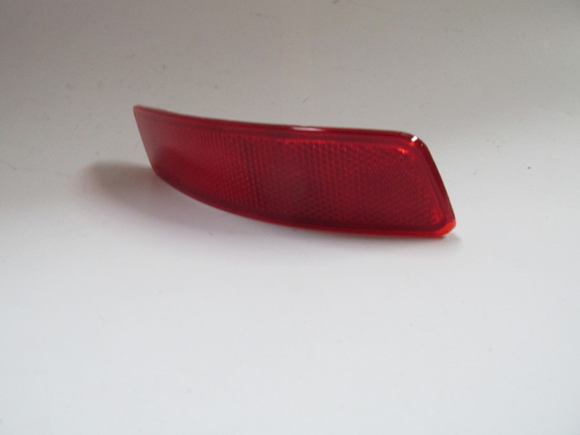 TOYOTA COROLLA- NDE180- 13/18; ARKA TAMPON REFLEKTÖRÜ SAĞ KIRMIZI