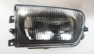 BMW 5 SERI- E39- 98/00; SİS LAMBASI SOL OVAL ÇİZGİLİ CAMLI (H7)(FAMELLA)