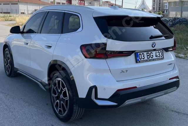 BMW X1- U11- 21/22; ARAÇ BİLGİLERİ VE RESİMLERİ