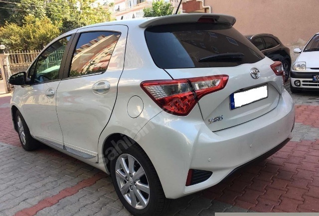 TOYOTA YARIS- 17/20; ARAÇ BİLGİLERİ VE RESİMLERİ