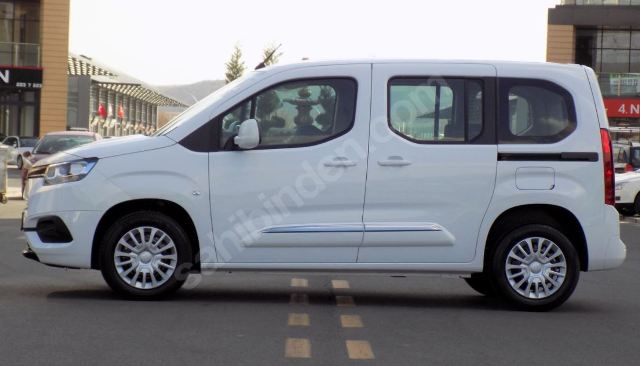 TOYOTA PROACE CITY- 21/24; ARAÇ BİLGİLERİ VE RESİMLERİ