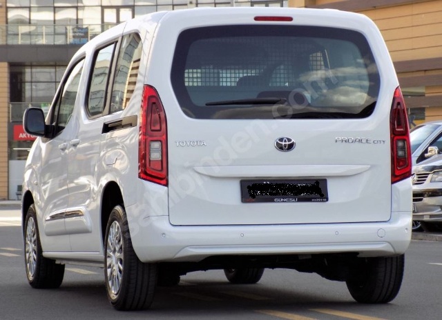 TOYOTA PROACE CITY- 21/24; ARAÇ BİLGİLERİ VE RESİMLERİ