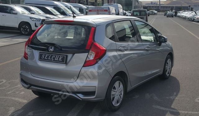 HONDA JAZZ- 18/19; ARAÇ BİLGİLERİ VE RESİMLERİ