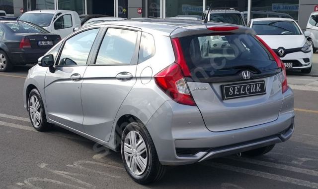 HONDA JAZZ- 18/19; ARAÇ BİLGİLERİ VE RESİMLERİ