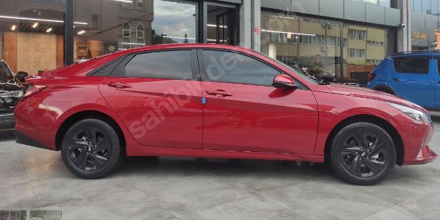 HYUNDAI ELANTRA- 21/23; ARAÇ BİLGİLERİ VE RESİMLERİ