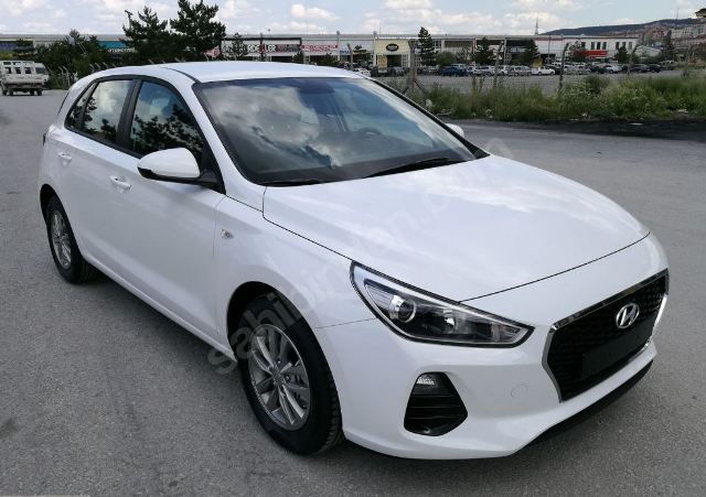 HYUNDAI I30- 17/18; ARAÇ BİLGİLERİ VE RESİMLERİ