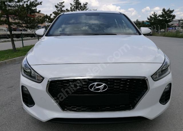 HYUNDAI I30- 17/18; ARAÇ BİLGİLERİ VE RESİMLERİ