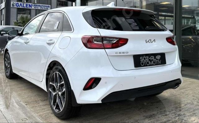 KIA CEED- 21/23; ARAÇ BİLGİLERİ VE RESİMLERİ (MAKYAJLI KASA)