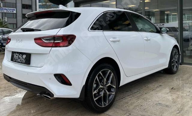 KIA CEED- 21/23; ARAÇ BİLGİLERİ VE RESİMLERİ (MAKYAJLI KASA)