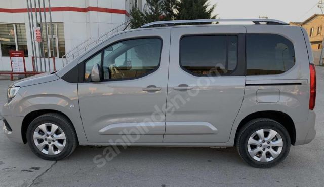 OPEL COMBO- 19/24; ARAÇ BİLGİLERİ VE RESİMLERİ