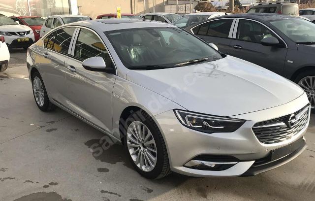 OPEL INSIGNIA- 17/19; ARAÇ BİLGİLERİ VE RESİMLERİ