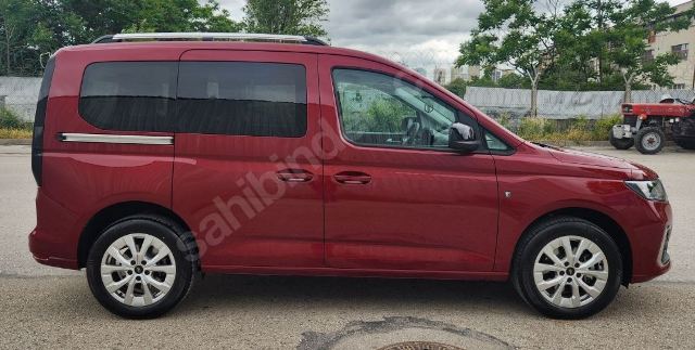 FORD TOURNEO CONNECT- 22/24; ARAÇ BİLGİLERİ VE RESİMLERİ