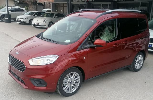 FORD TOURNEO COURIER- 18/24; ARAÇ BİLGİLERİ VE RESİMLERİ