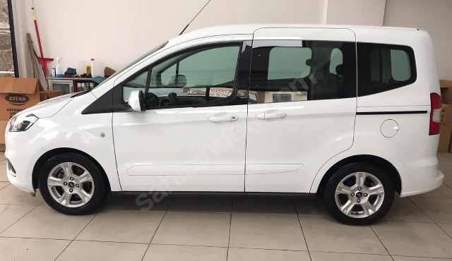 FORD TOURNEO COURIER- 18/24; ARAÇ BİLGİLERİ VE RESİMLERİ