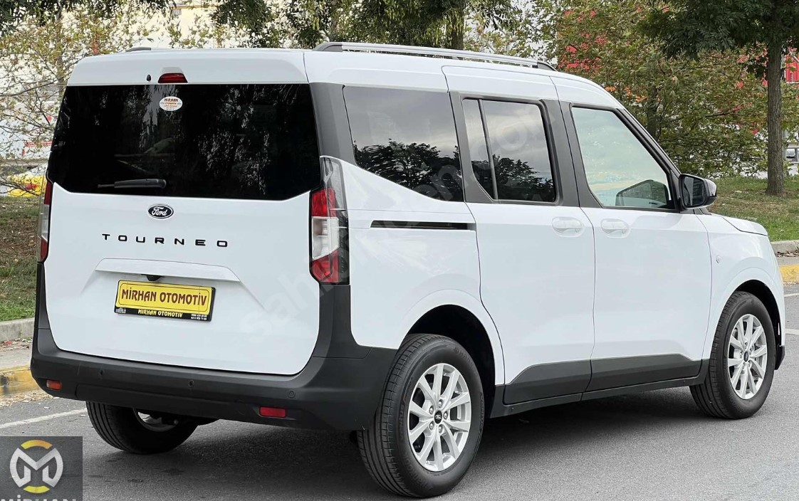 FORD TOURNEO COURIER- 24/25; ARAÇ BİLGİLERİ VE RESİMLERİ