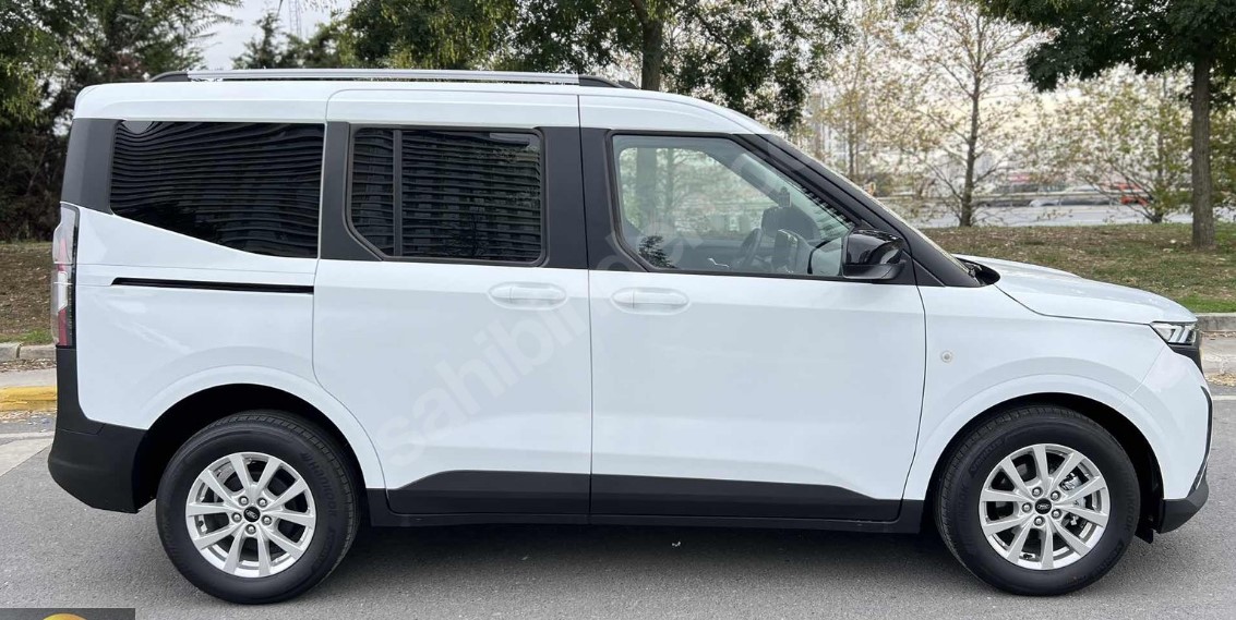 FORD TOURNEO COURIER- 24/25; ARAÇ BİLGİLERİ VE RESİMLERİ