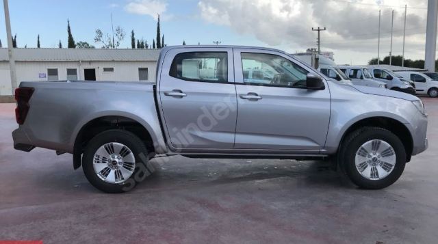 ISUZU D MAX- PICK UP- 20/24; ARAÇ BİLGİLERİ VE RESİMLERİ