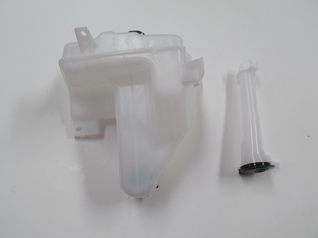 TOYOTA COROLLA- NDE180- 13/16; ÖN CAM SU BİDONU/DEPOSU MOTORLU (DİZEL/BENZİNLİ) (TW)